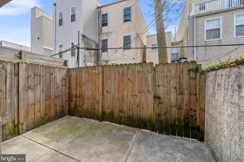 1738 Annin St, Philadelphia PA 19146-3007 exterior