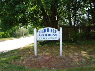 64 Terrace Gdns, Wallingford, CT 06492-5146