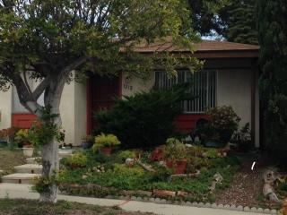 3212 Buena Hills Dr, Oceanside, CA 92056-3942