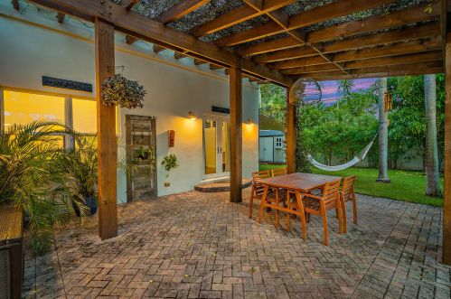 250 10th St, Delray Beach FL  33444-4048 exterior