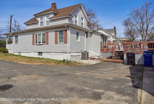 247 Main St, Middletown, NJ 07748