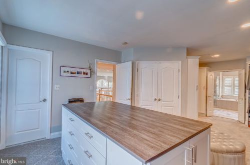 18292 St Georges Ct, Leesburg VA  20176-7421 exterior