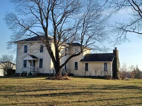 21501 9th St, Kansasville, WI 53139-9632