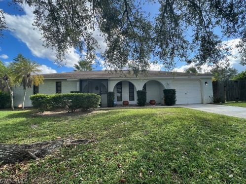 1422 Caywood Cir, Lehigh Acres, FL 33936-5960