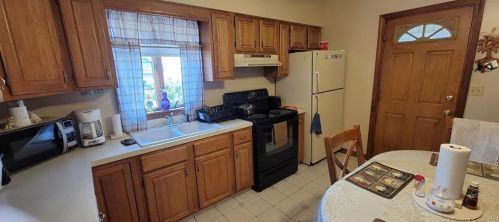 540 High St, Middletown, CT 06457-2643