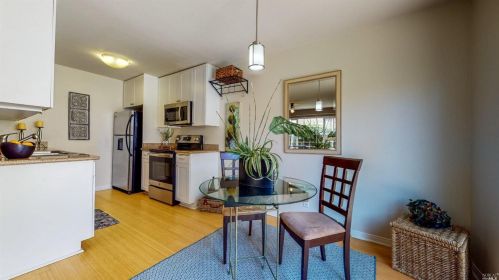 1550 Yardley St, Santa Rosa CA  95403-2352 exterior