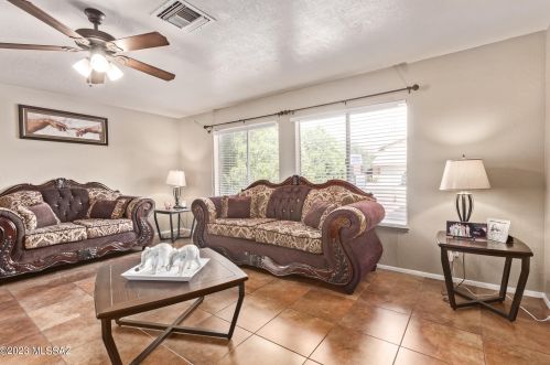7572 Camino Escarpado, Tucson, AZ 85746-8317