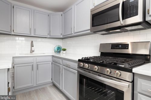 414 Basin St, Norristown, PA 19401-4061
