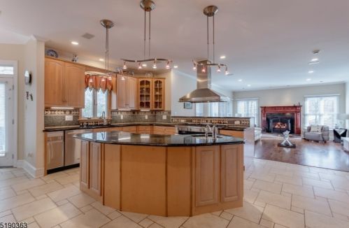 608 Shore Trl, Sparta NJ  07871-1329 exterior
