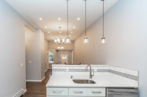 4615 Meadowview Ave, North Bergen NJ  07047-2923 exterior