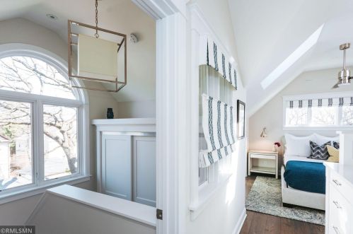 2855 James Ave, Minneapolis MN 55411-1238 exterior