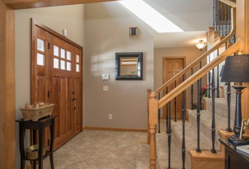 583 Queenswood Rd, Valpo, IN 46385-6801