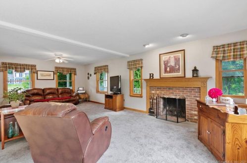 54 Jacobson Farm Rd, East Hampton CT  06424-1659 exterior