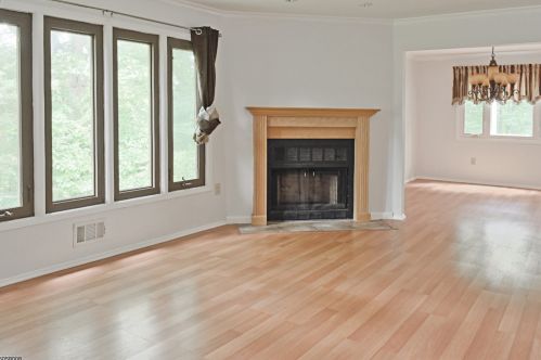 132 Patriots Rd, Greystone Park, NJ 07950-1138