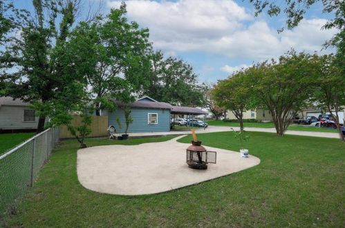 3731 Falls Dr, Dallas TX  75211-6124 exterior