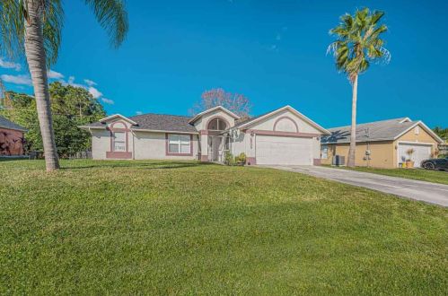 4502 Alsace Ave, Fort Pierce, FL 34983-8337
