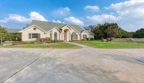 401 Roy Creek Ln, Mount Sharp TX  78620-3964 exterior