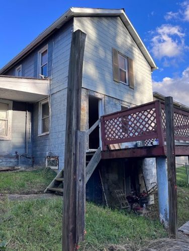104 Helen St, Bentleyville, PA 15314-1320