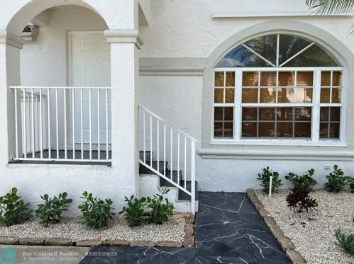 15946 12th Ct, Hollywood FL  33028-1624 exterior