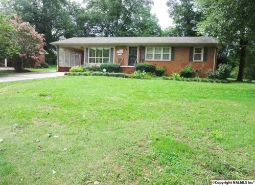 504 Martin St, Scottsboro, AL 35768-1929