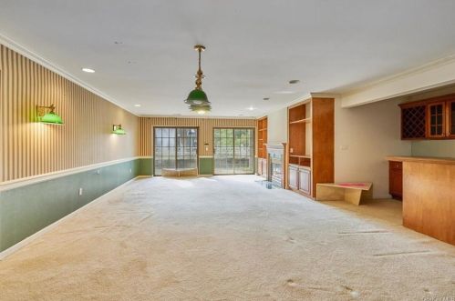 7 High Ridge Rd, Crotonville NY  10562-1970 exterior