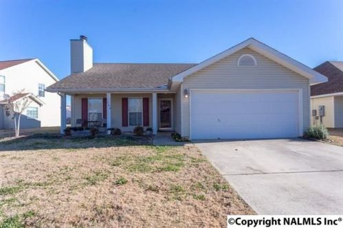 204 River Oaks Dr, Madison, AL 35758-6628