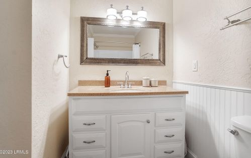 989 Dowlingwood Dr, Beaufort SC  29902-6323 exterior