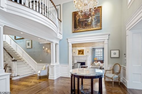 8 Crownview Ln, Bernardsville, NJ 07924-1220