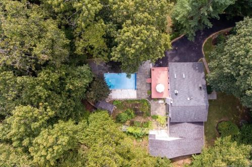 217 Gary Rd, Stamford, CT 06903-4827