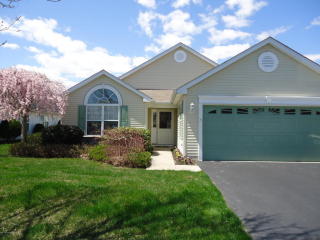 145 Skyline Dr, Lakewood, NJ 08701-5739