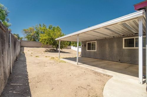 3048 Amsterdam Dr, Riverside CA  92504-4212 exterior