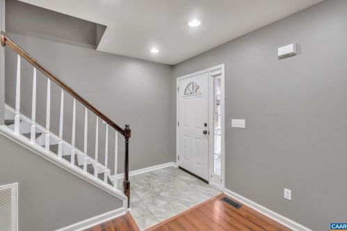 27 Bearwood Dr, Bybee VA  22963-2843 exterior