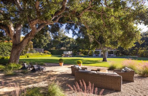 1530 Mimosa Ln, Santa Barbara CA  93108-2645 exterior