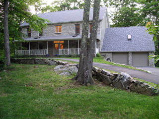 296 Pudding St, Kent Lakes, NY 10512-3947