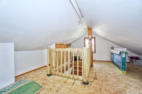 77 Hillside Ave, Woodbridge NJ  07095-3611 exterior