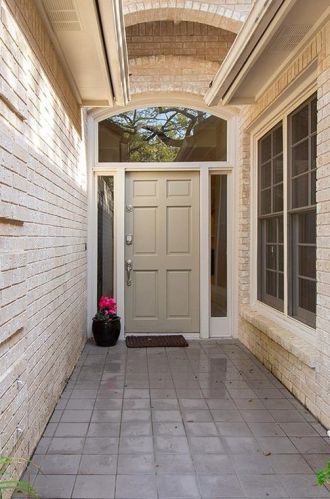 4502 Eby Ln, Austin TX  78731-4528 exterior
