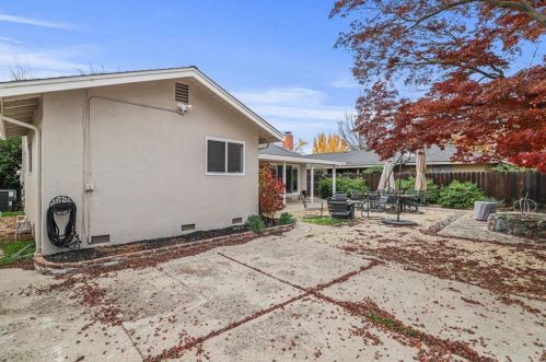 2612 Sunrise Ave, Modesto CA  95350-2437 exterior