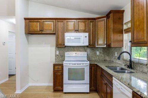 2738 4 Ter, Cape Coral FL  33991-1189 exterior