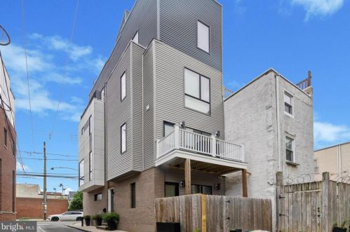 310 Fairmount Ave, Philadelphia PA  19123-2931 exterior