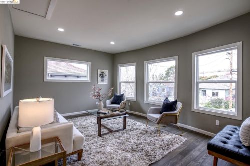 557 63 St, Oakland CA 94609-1244 exterior