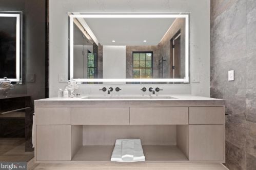 1683 34 St, Washington DC 20007-2709 exterior