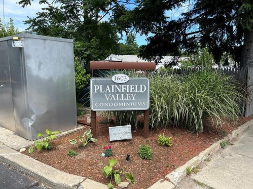 1603 Plainfield Pike, Providence RI 02919-6274 exterior