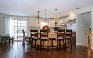 71 Washington St, Babylon, NY 11702-1817