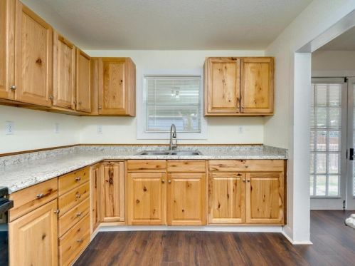 442 Davilla Ave, Rockdale TX  76567-2934 exterior