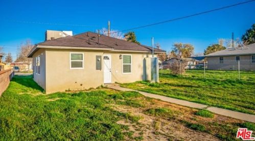 44643 Date Ave, Lancaster CA 93534-3101 exterior