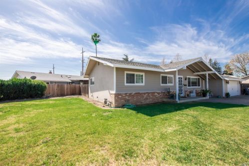 805 Camelia Dr, Liberty Farms, CA 95620-3711