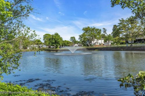 21 Lakeview Ave, West Long Branch, NJ 07764-1315
