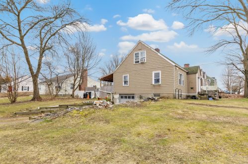 2252 Broadbridge Ave, Stratford, CT 06614-4759