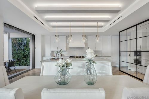 710 Cabrillo Ave, San Diego CA  92118-2030 exterior