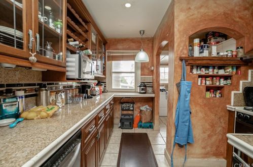 229 Euclid Ave, Long Beach CA  90815-2518 exterior